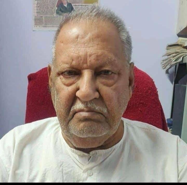 सिद्धांतों की राजनीति और न्याय के पुरोधा थे विश्वनाथ केजरीवाल, तीसरी पुण्यतिथि पर नम आंखों से याद किए गए ‘वकील साहब’