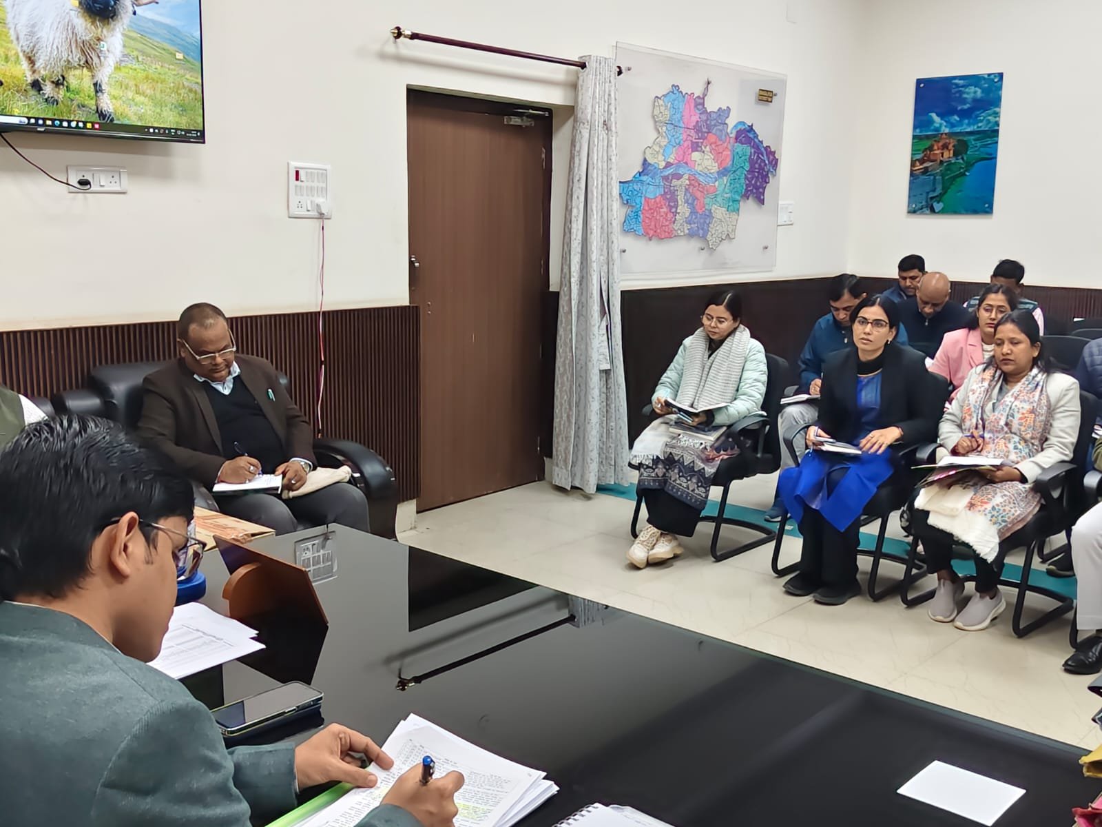 गणतंत्र दिवस पर निकलने वाली झांकियों को लेकर हुई समीक्षा बैठक: सैंडिस कंपाउंड में सुबह 8 बजे से सजेंगी विभागीय झांकियां, एक दिन पहले होगा रिहर्सल