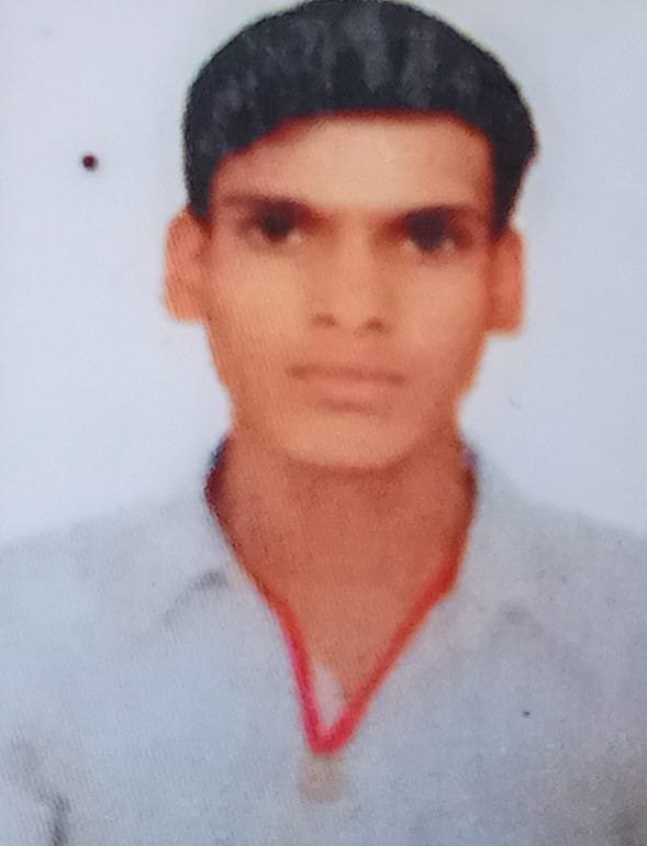 मैट्रिक छात्र ने की खुदकुशी, आम के पेड़ से लटका मिला शव,परिजनों में मचा कोहराम, पुलिस और फॉरेंसिक टीम ने की जांच