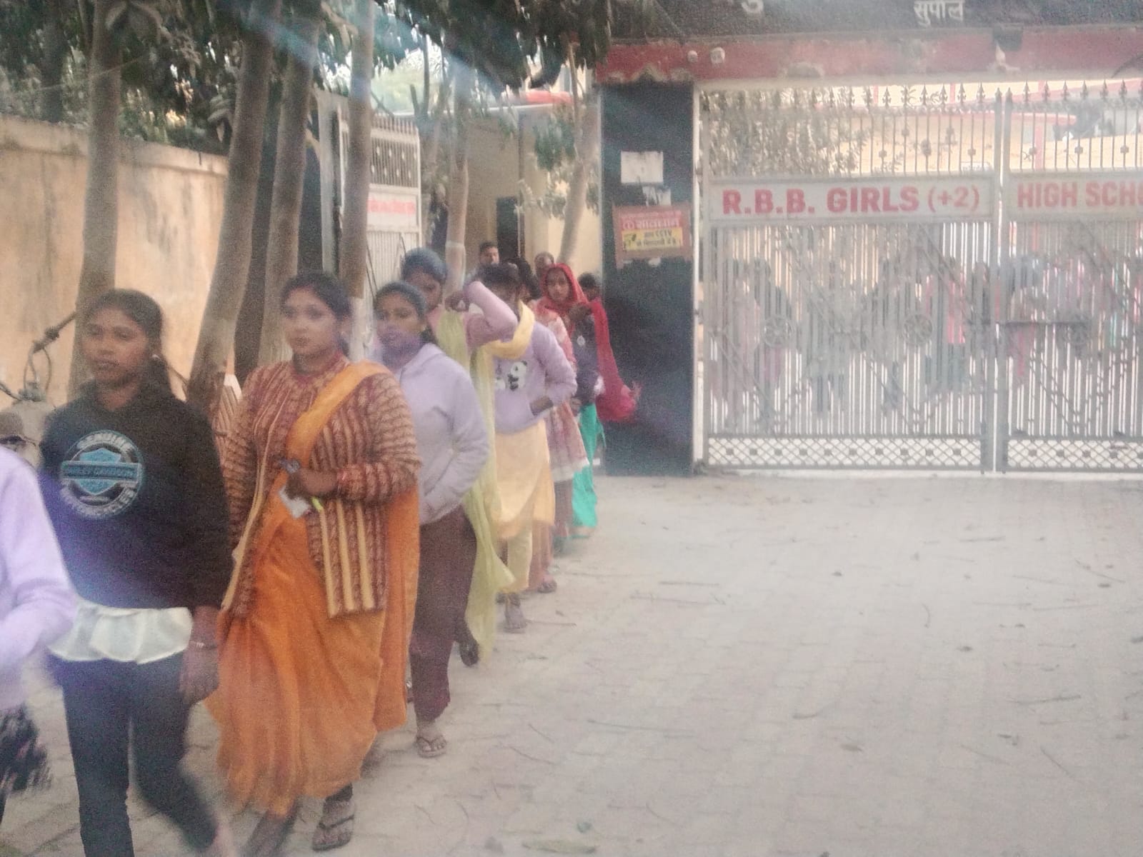 जिले के 38 परीक्षा केंद्रों पर चौथे दिन इंटरमीडिएट की परीक्षा रही शांति पूर्ण,पहली पाली में 125 और दूसरी पाली में 233 परीक्षार्थी रहे अनुपस्थित