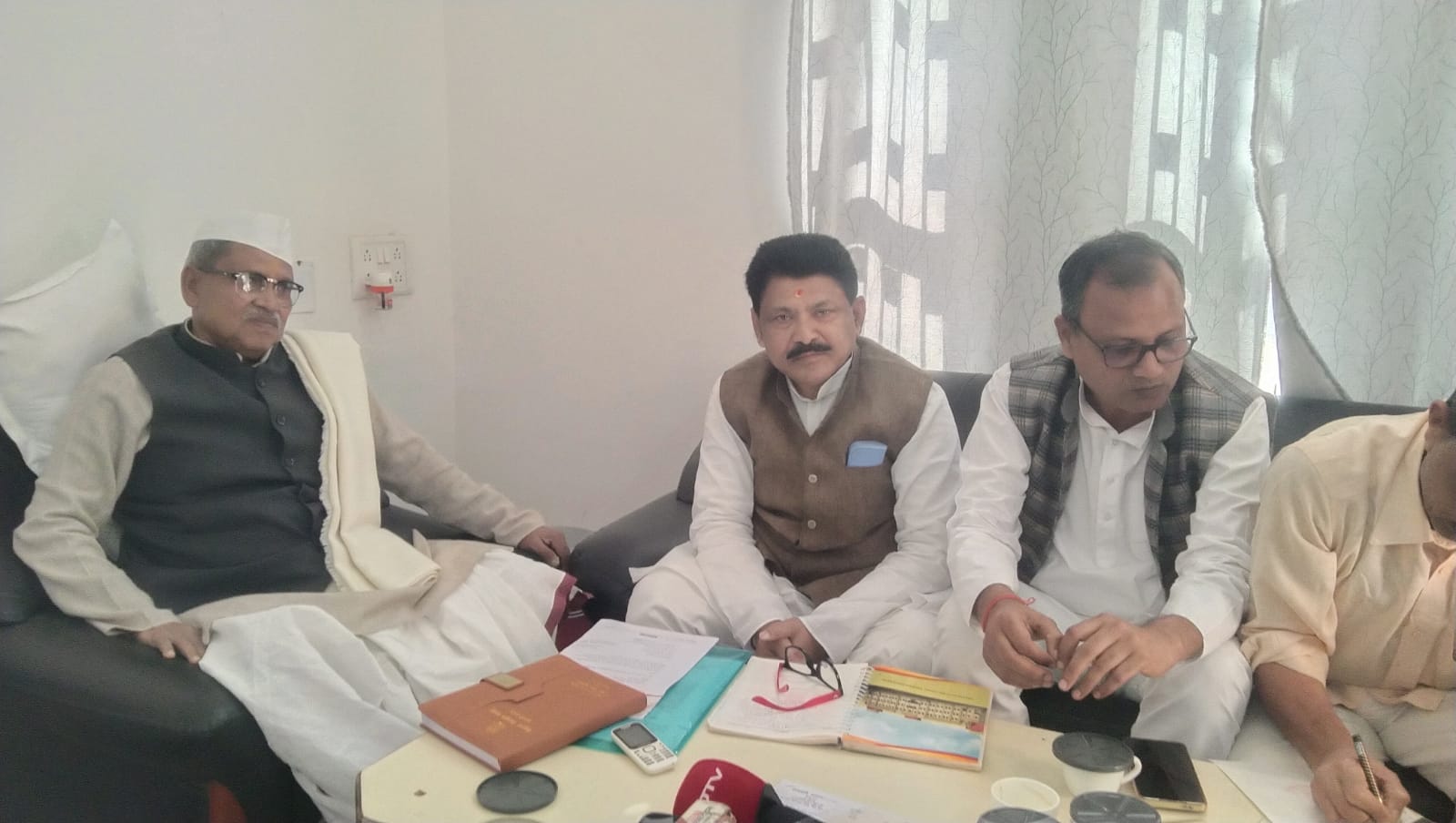 बिहार कांग्रेस में अंदरूनी कलह तेज, प्रदेश अध्यक्ष से नाराज नेताओं ने शुरू किया ‘बिहार कांग्रेस बचाव अभियान’