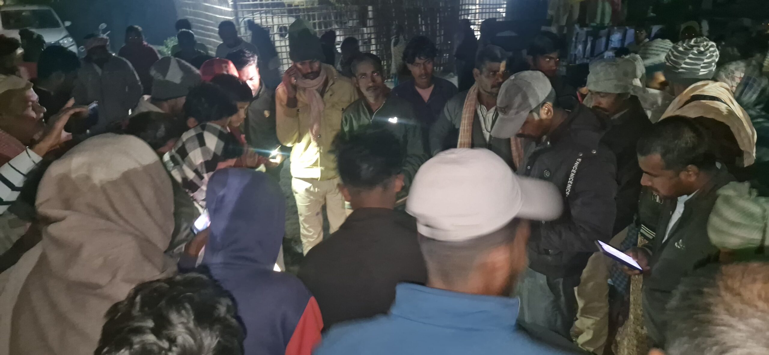 सड़क दुर्घटना 18 वर्षीय युवक की हुई मौत, परिजनों में मचा कोहराम