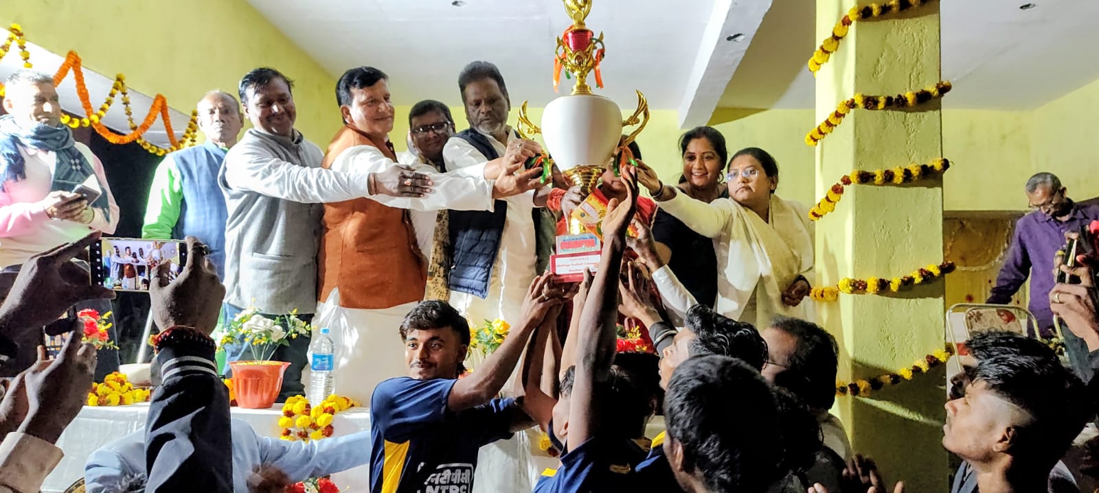 खेल का महाकुंभ: फाइनल मुकाबले में चांयटोला कैथपुरा ने लहराया जीत का परचम