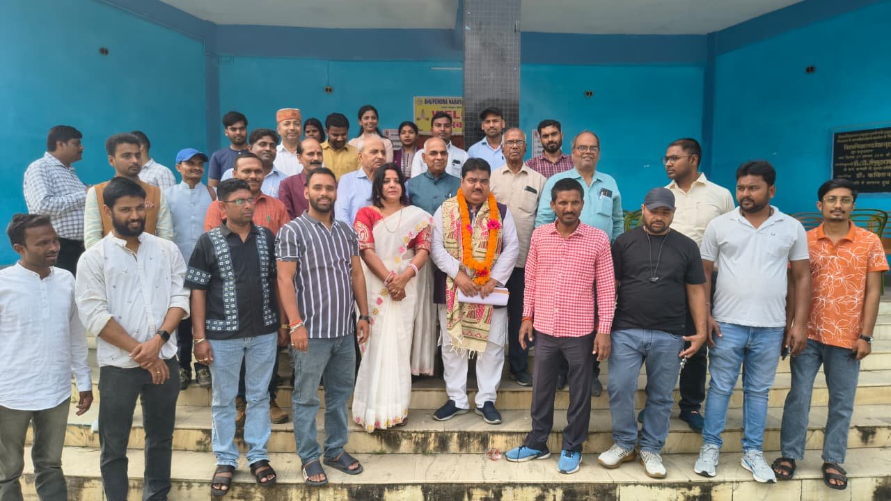 बीएनएमयू सीनेट चुनाव: डॉ. सुधांशु शेखर ने ठोकी दावेदारी, समर्थकों के साथ किया नामांकन