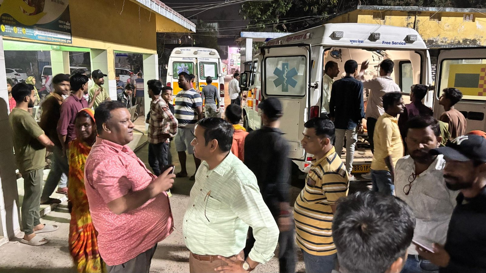 सड़क दुर्घटना में बाइक सवार दो युवक जख्मी