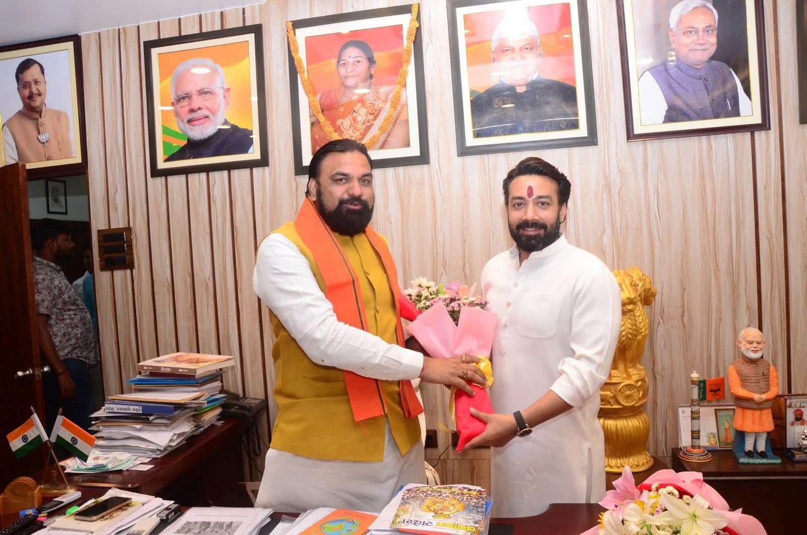 खगड़िया सांसद ने कहा नई सरकार का गठन से विकास और उम्मीदों का नया दौर शुरू, सासंद ने मुख्यमंत्री सम्राट एवं उपमुख्यमंत्रियों को दी बधाई