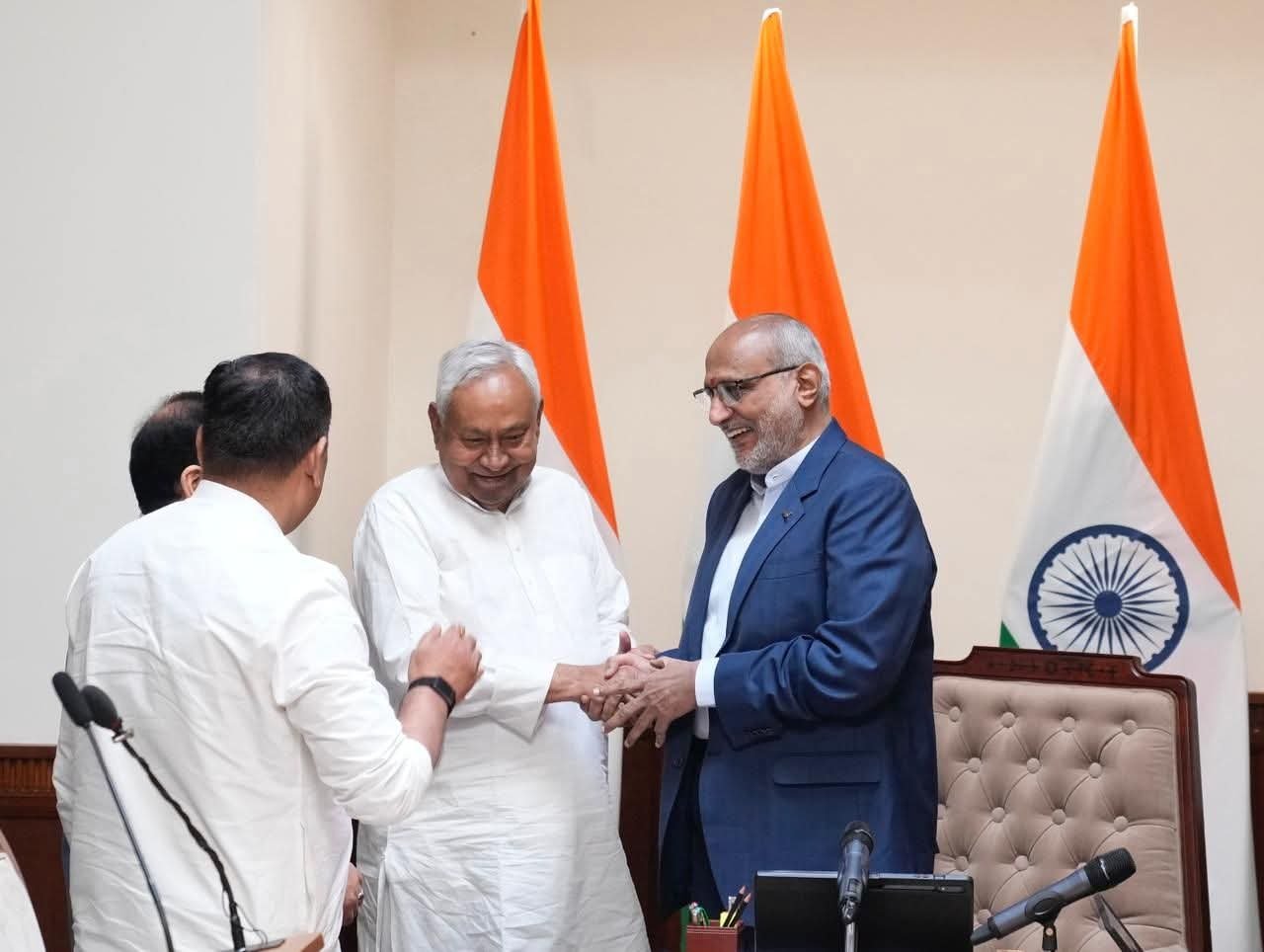 नीतीश की ‘दिल्ली से वापसी’ और हरिवंश का ‘राज्यसभा कार्ड’ … क्या एनडीए में सब ठीक है?